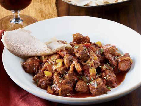  Tibs! A Hearty Ethiopian Stew that Celebrates Spicy Comfort and Fresh Aromatics